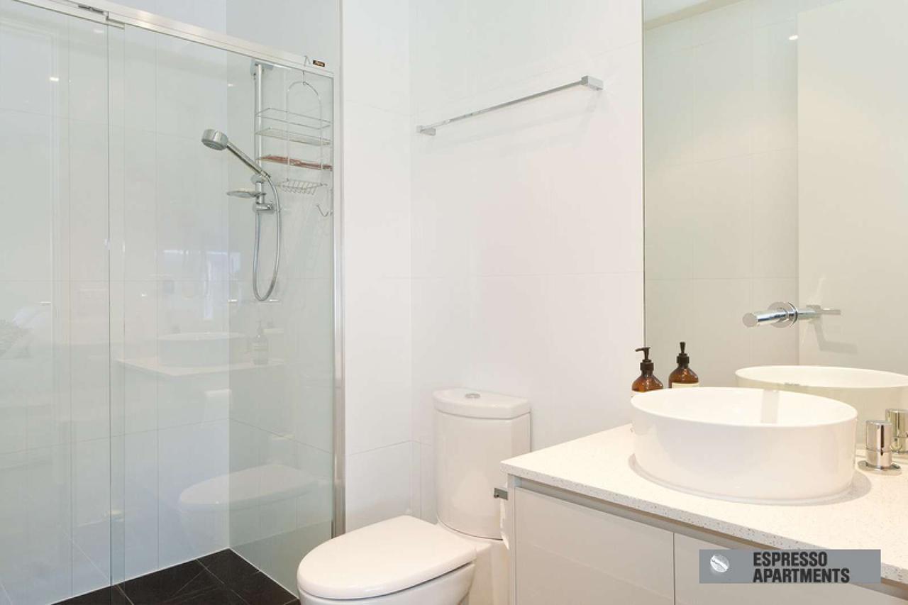 Espresso Apartments - Bay Views Port Melbourne Exterior photo